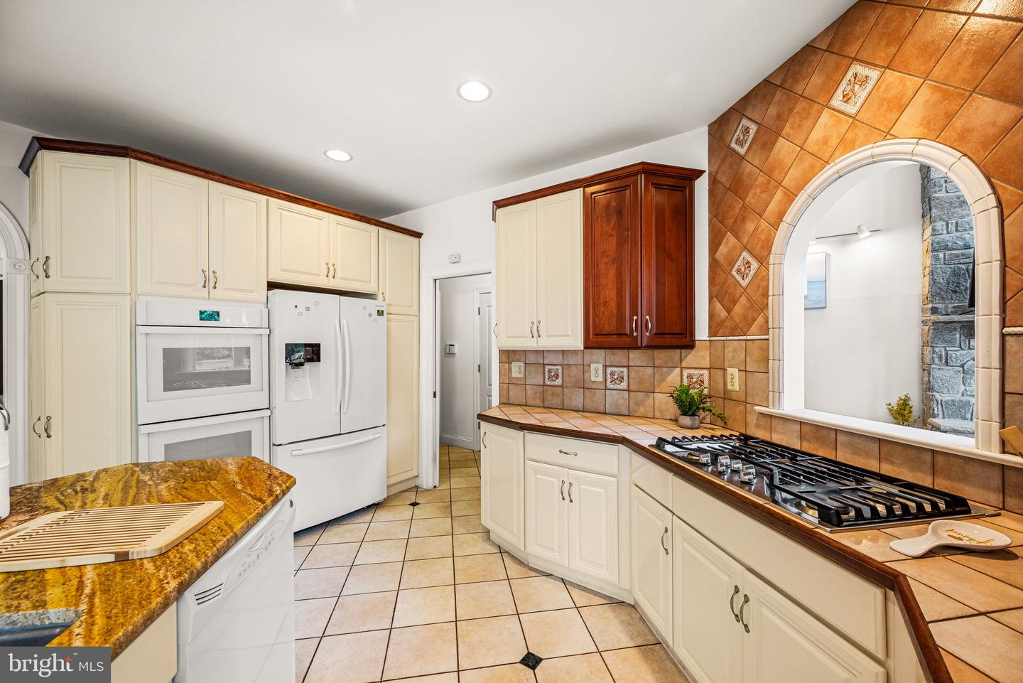 Wallingford, Pennsylvania, 19086, United States, 5 Bedrooms Bedrooms, ,6 BathroomsBathrooms,Residential,Active,1869134