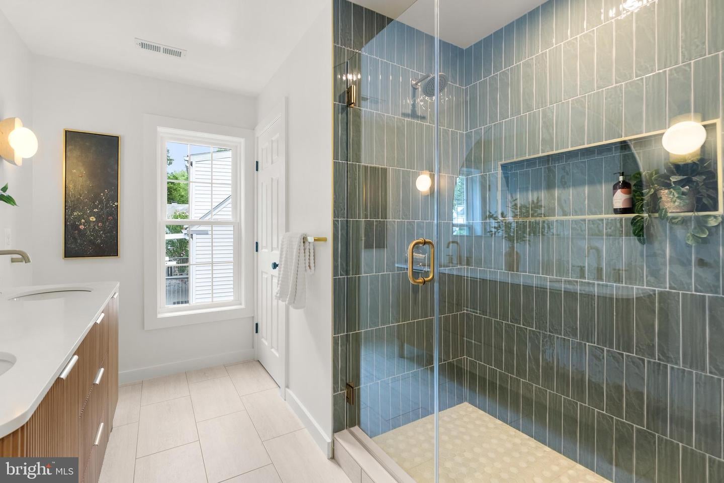 Kensington, Maryland, 20895, United States, 5 Bedrooms Bedrooms, ,4 BathroomsBathrooms,Residential,Active,1904171