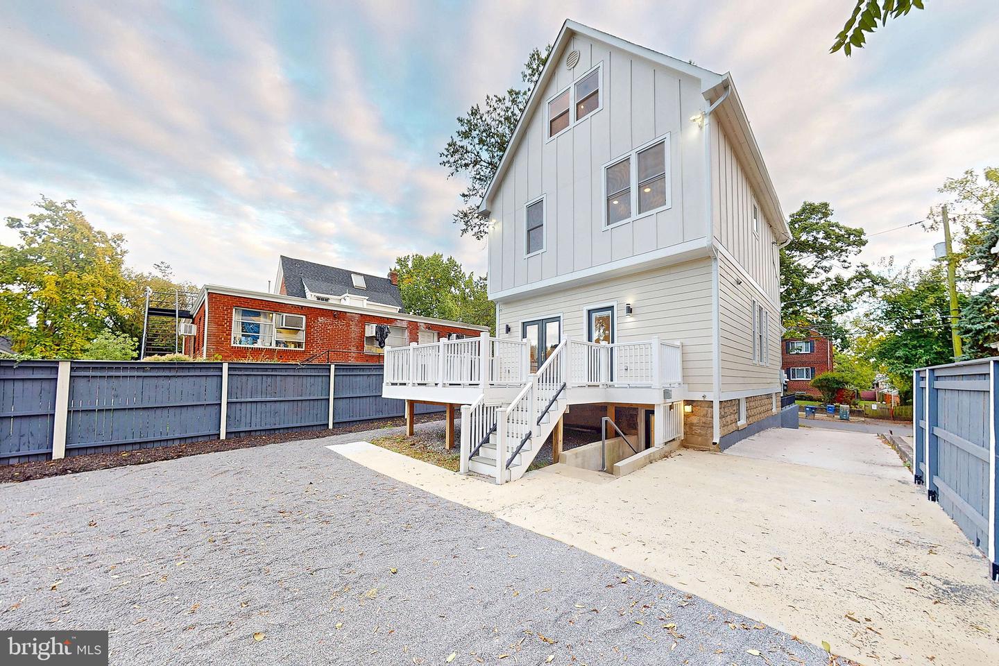 Washington, District Of Columbia, 20018, United States, 6 Bedrooms Bedrooms, ,5 BathroomsBathrooms,Residential,Active,1964489