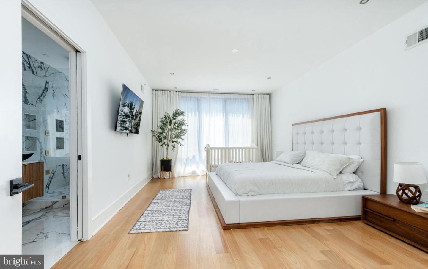 Philadelphia, Pennsylvania, 19125, United States, 4 Bedrooms Bedrooms, ,4 BathroomsBathrooms,Residential,Active,2008922