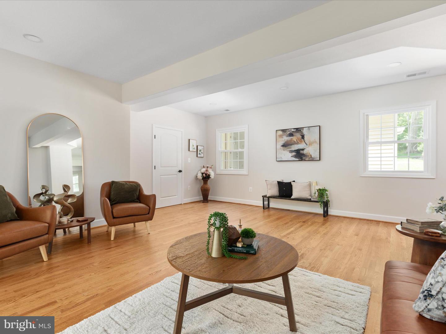 Clifton, Virginia, 20124, United States, 5 Bedrooms Bedrooms, ,5 BathroomsBathrooms,Residential,Active,1998598