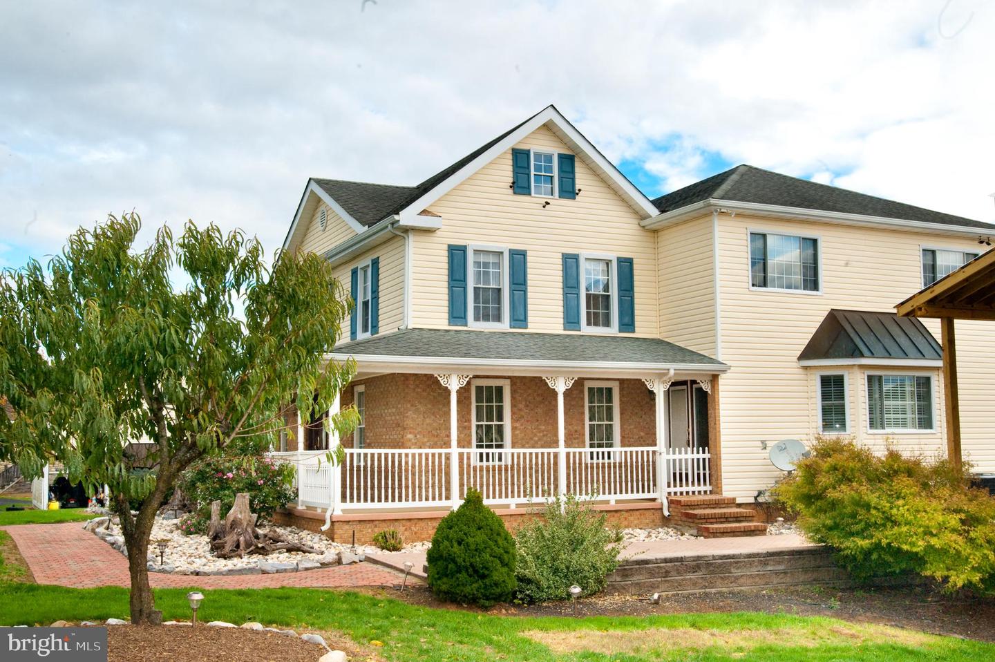 Martinsburg, West Virginia, 25404, United States, 5 Bedrooms Bedrooms, ,3 BathroomsBathrooms,Residential,Active,1936417