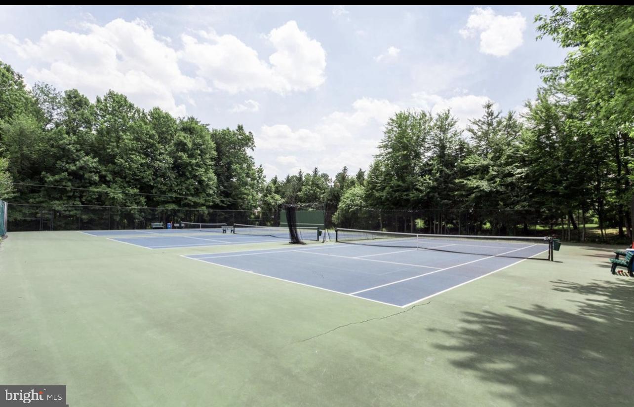 Mclean, Virginia, 22102, United States, 4 Bedrooms Bedrooms, ,3 BathroomsBathrooms,Residential,Pending,1929414