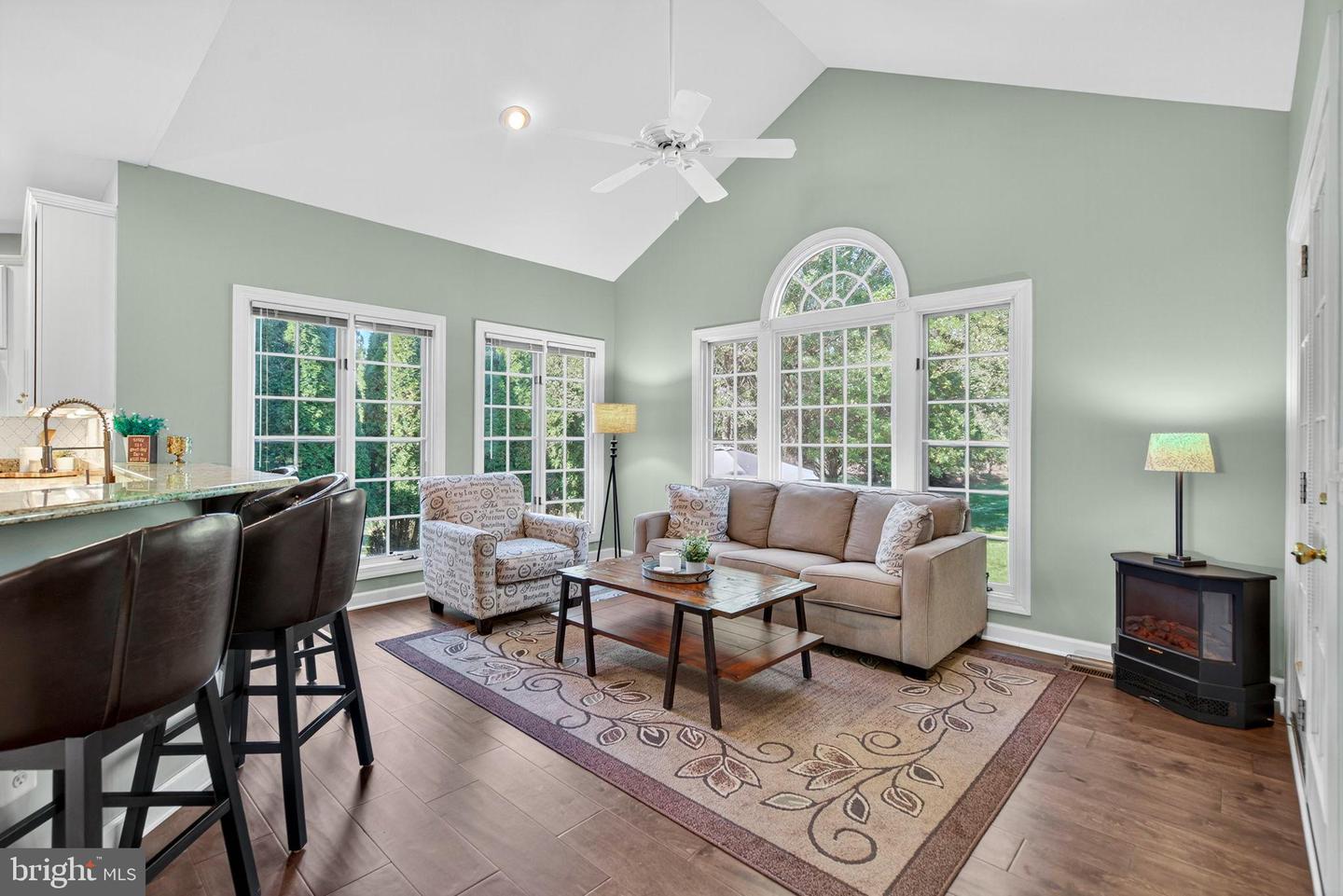 Aldie, Virginia, 20105, United States, 5 Bedrooms Bedrooms, ,5 BathroomsBathrooms,Residential,Active,2010541