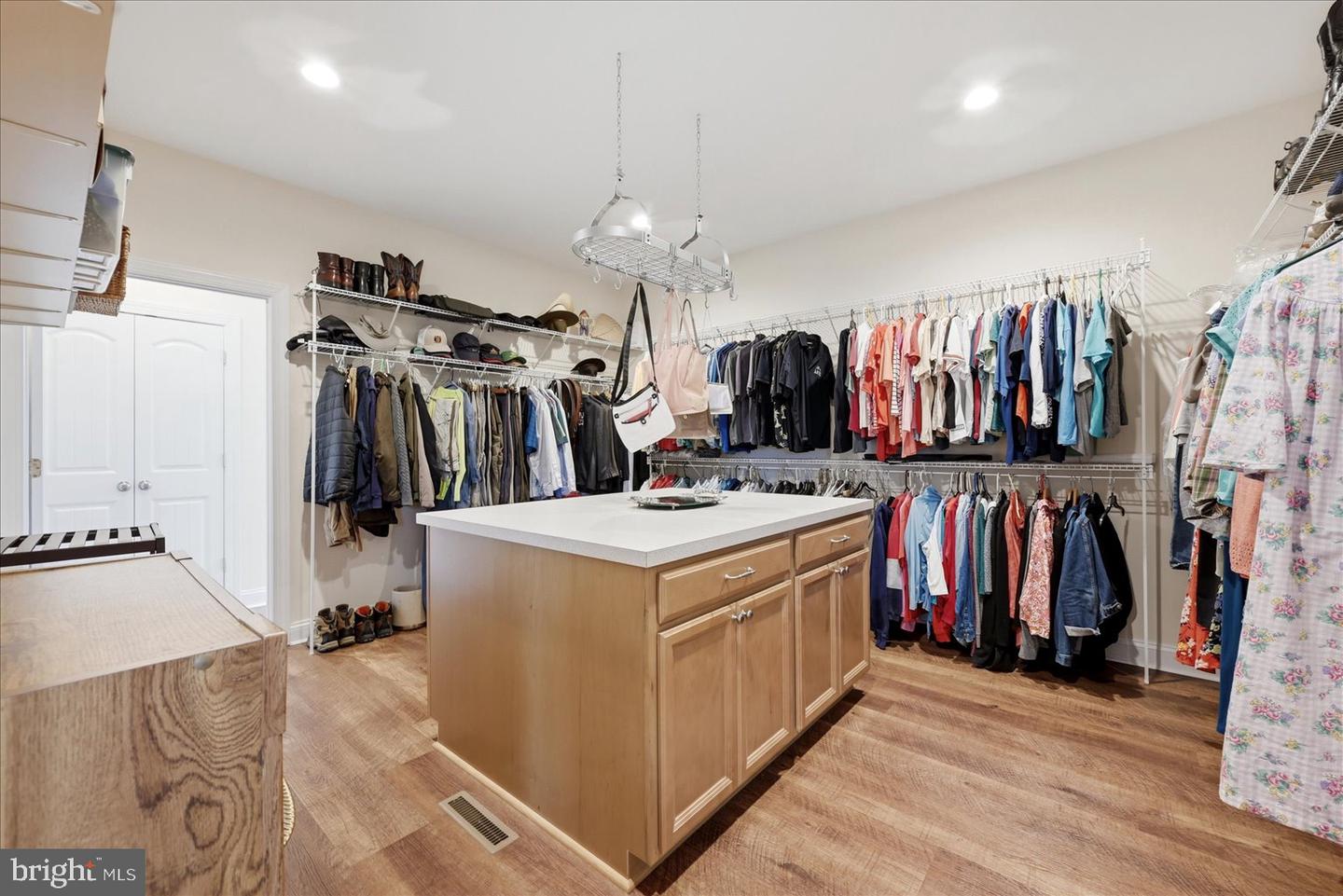 Winchester, Virginia, 22602, United States, 4 Bedrooms Bedrooms, ,4 BathroomsBathrooms,Residential,Active,2025980