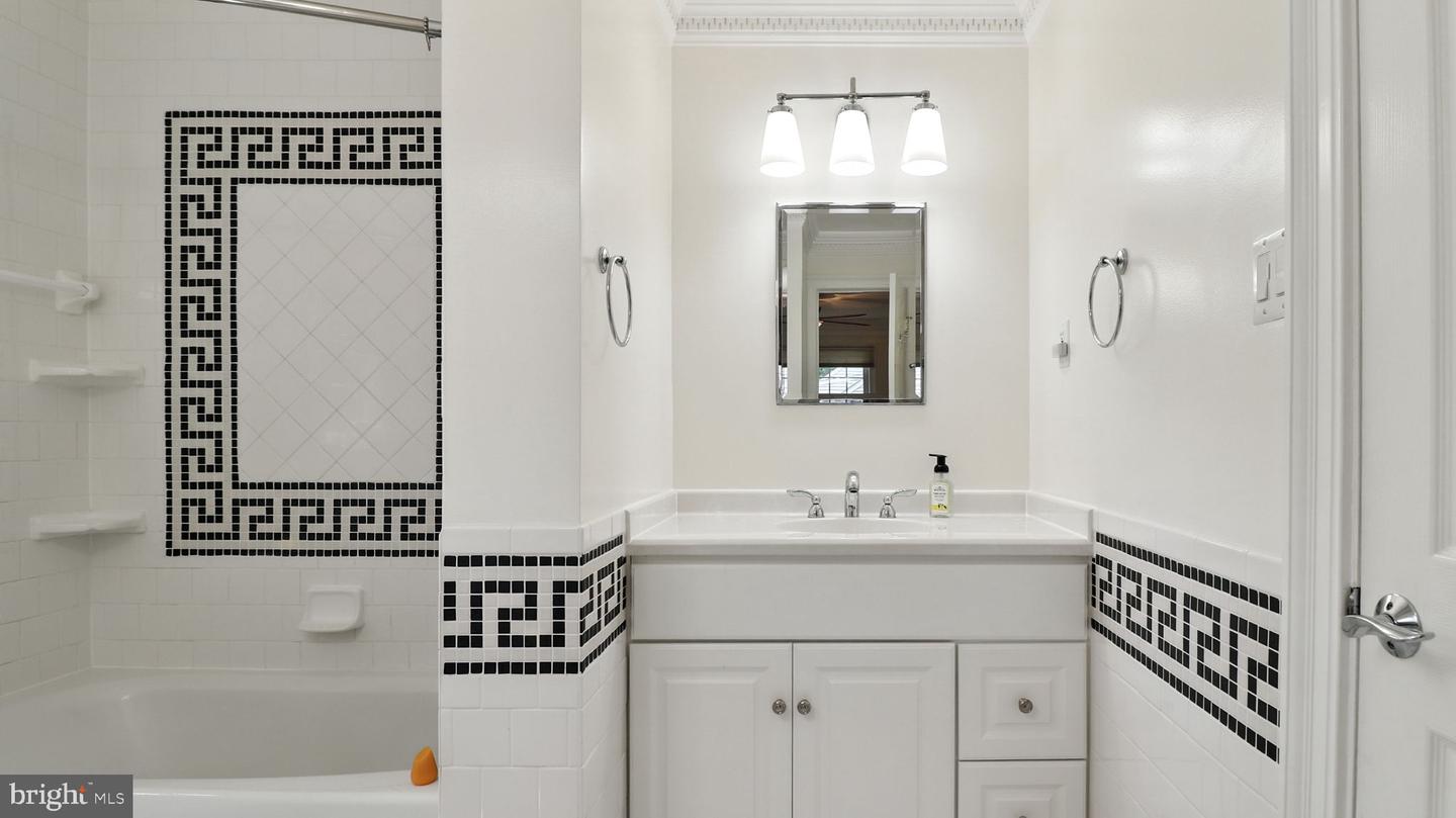 Alexandria, Virginia, 22308, United States, 4 Bedrooms Bedrooms, ,2 BathroomsBathrooms,Residential,Active,1936138