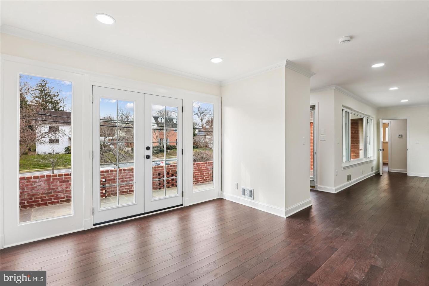 Arlington, Virginia, 22207, United States, 3 Bedrooms Bedrooms, ,3 BathroomsBathrooms,Residential,Active,2012923