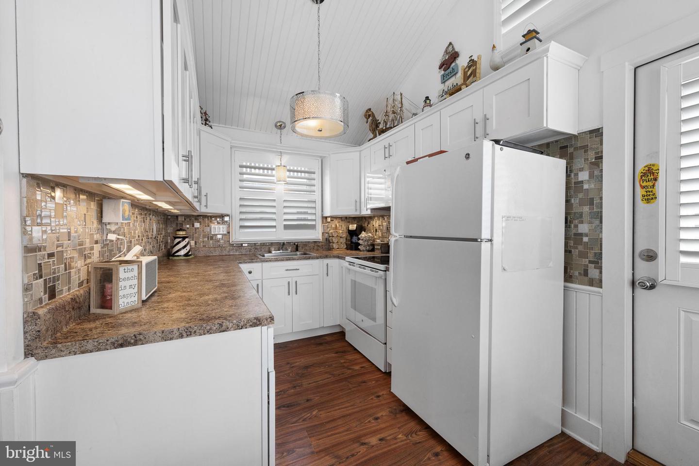 Beach Haven, New Jersey, 08008, United States, 5 Bedrooms Bedrooms, ,4 BathroomsBathrooms,Residential,Active,1941132