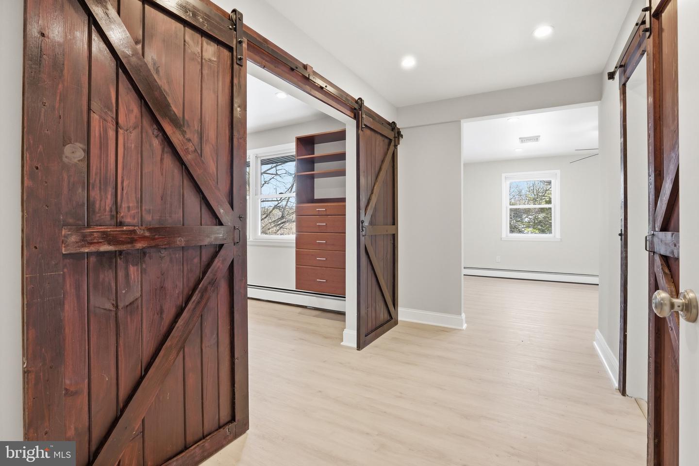 Clarksburg, Maryland, 20871, United States, 5 Bedrooms Bedrooms, ,3 BathroomsBathrooms,Residential,Active,1996277