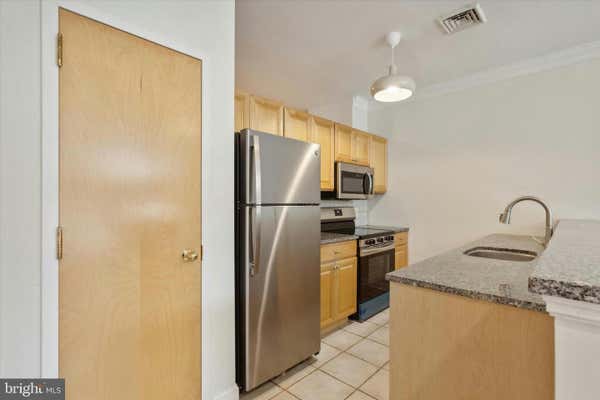 415 S 19TH ST APT 2D, PHILADELPHIA, PA 19146, photo 4 of 12