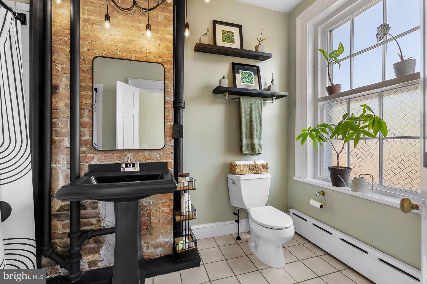 Alexandria, Virginia, 22314, United States, 3 Bedrooms Bedrooms, ,3 BathroomsBathrooms,Residential,Active,1927676