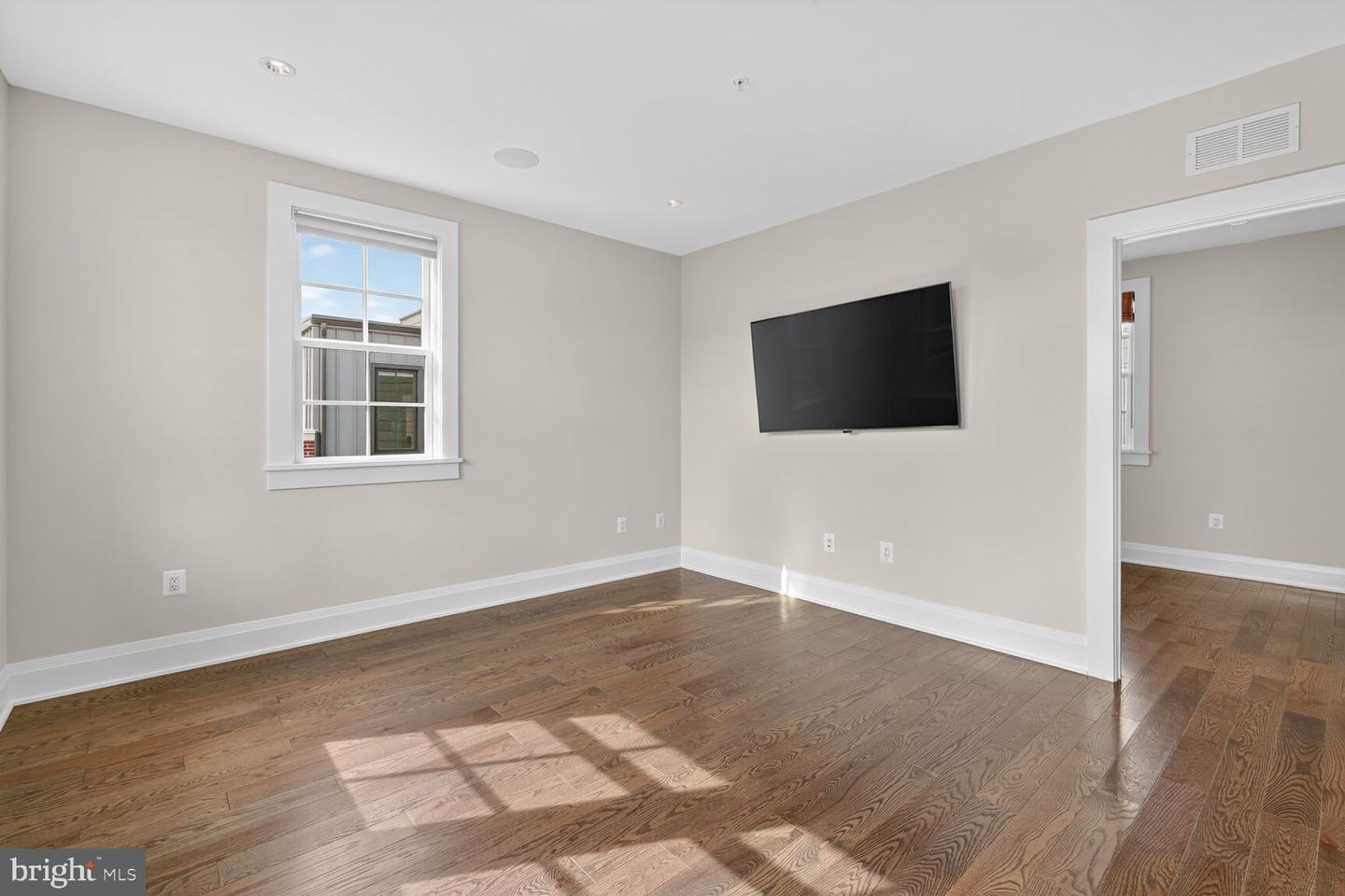 Alexandria, Virginia, 22314, United States, 4 Bedrooms Bedrooms, ,5 BathroomsBathrooms,Residential,Active,1959984