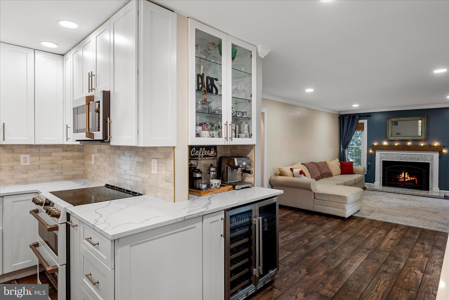 Centreville, Virginia, 20120, United States, 4 Bedrooms Bedrooms, ,3 BathroomsBathrooms,Residential,Active,2015484