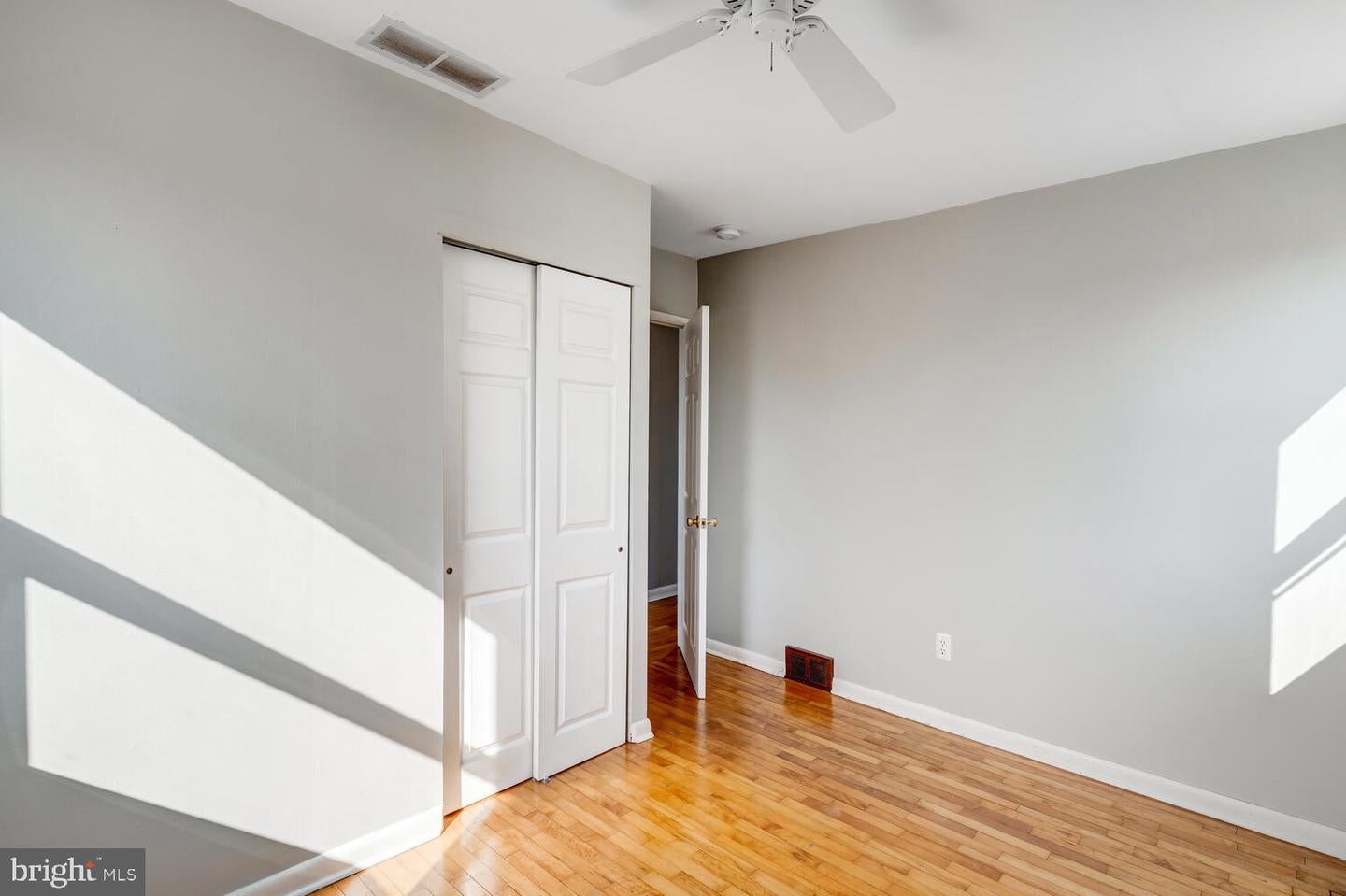 Barnegat Light, New Jersey, 08006, United States, 3 Bedrooms Bedrooms, ,2 BathroomsBathrooms,Residential,Active,2016106