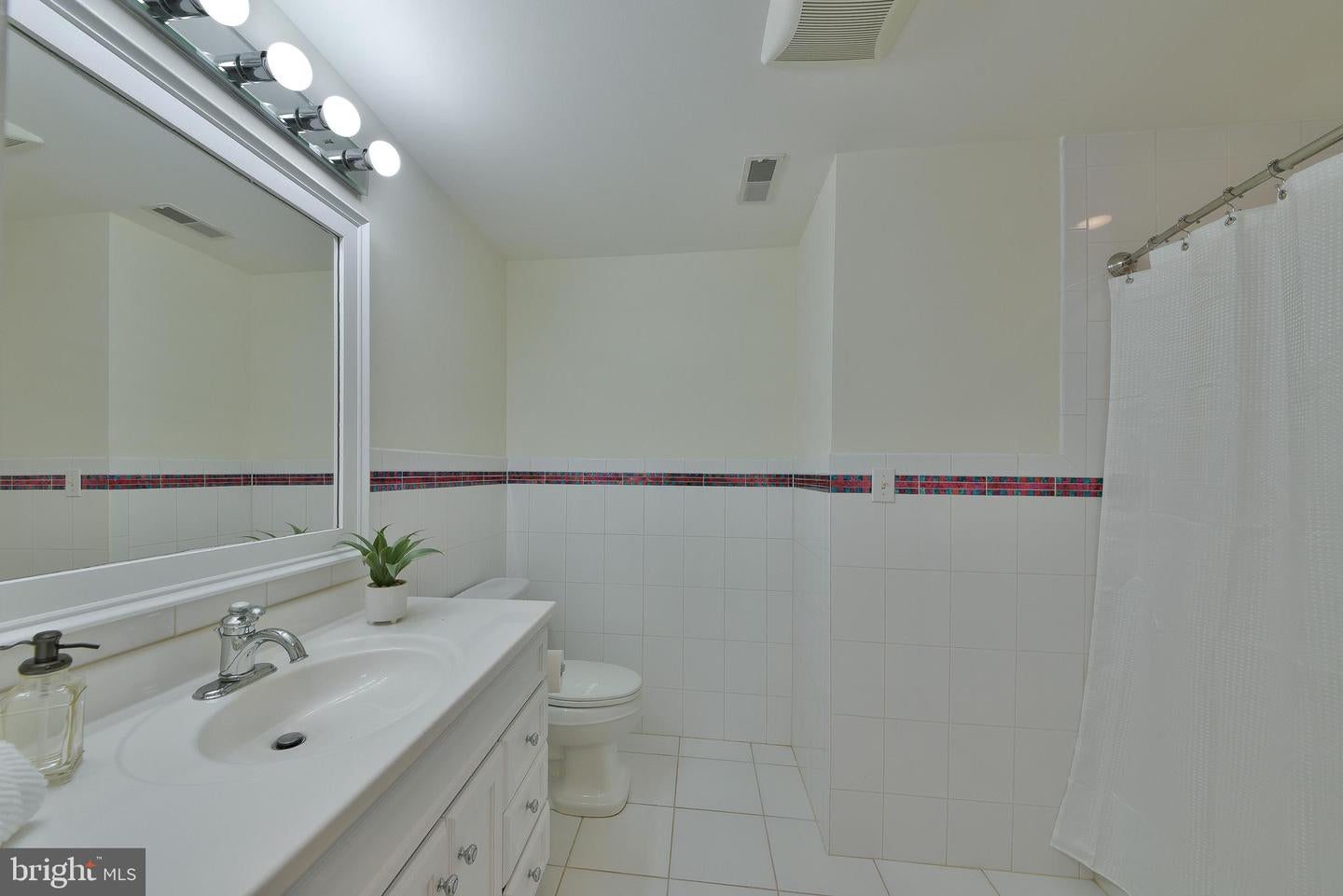 Yardley, Pennsylvania, 19067, United States, 5 Bedrooms Bedrooms, ,5 BathroomsBathrooms,Residential,Contingent,2045759
