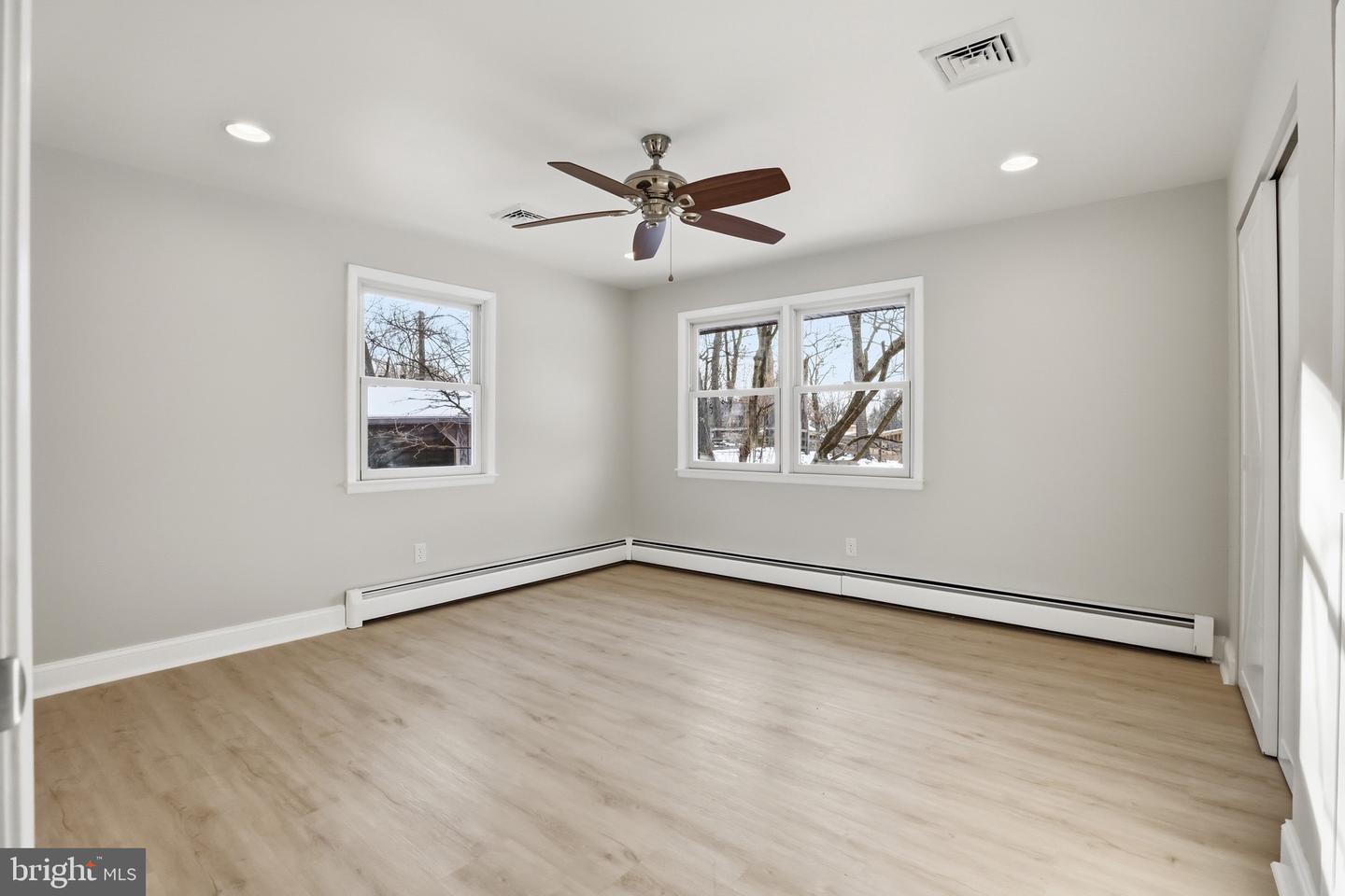 Clarksburg, Maryland, 20871, United States, 5 Bedrooms Bedrooms, ,3 BathroomsBathrooms,Residential,Active,1996277