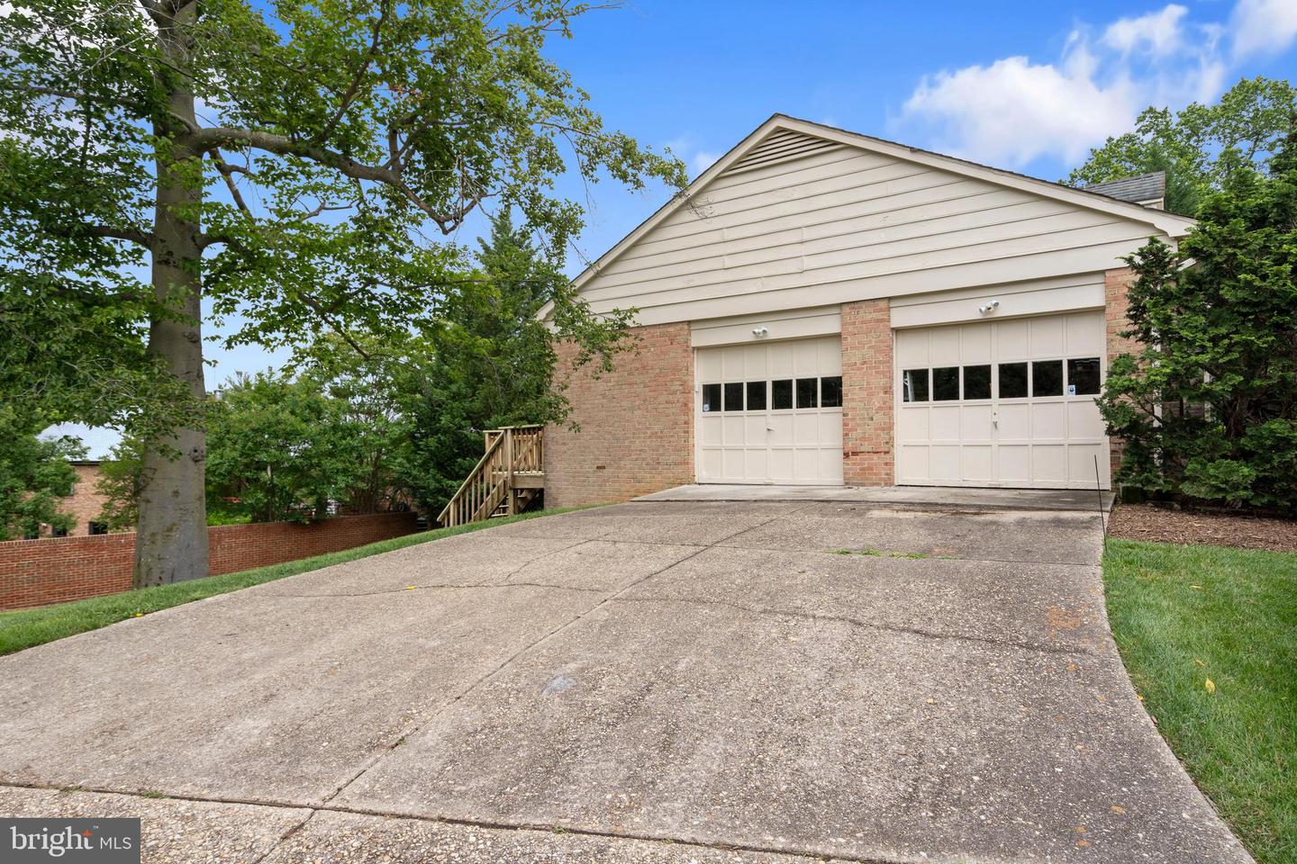 Arlington, Virginia, 22207, United States, 5 Bedrooms Bedrooms, ,4 BathroomsBathrooms,Residential,Active,1843845