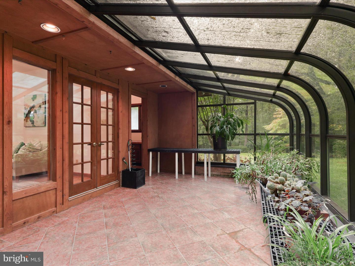 Clifton, Virginia, 20124, United States, 5 Bedrooms Bedrooms, ,4 BathroomsBathrooms,Residential,Active,1943827