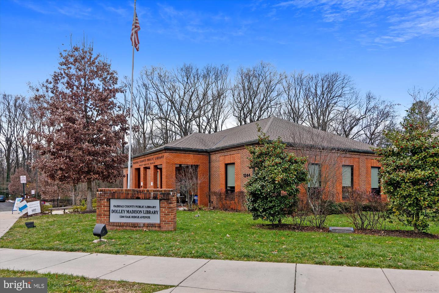 Mclean, Virginia, 22102, United States, 4 Bedrooms Bedrooms, ,3 BathroomsBathrooms,Residential,Pending,1929414