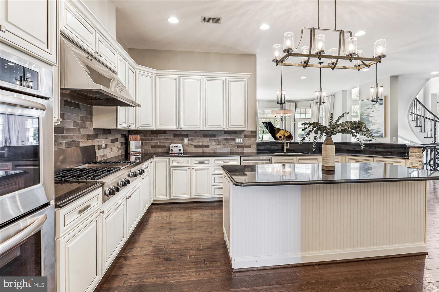 Leesburg, Virginia, 20175, United States, 5 Bedrooms Bedrooms, ,6 BathroomsBathrooms,Residential,Active,1987213