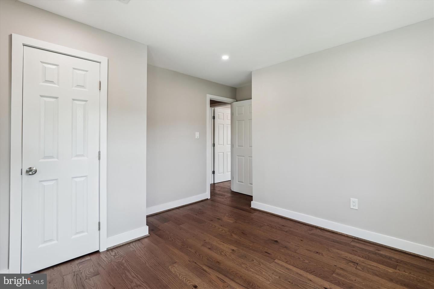 Vienna, Virginia, 22180, United States, 6 Bedrooms Bedrooms, ,4 BathroomsBathrooms,Residential,Active,1899895