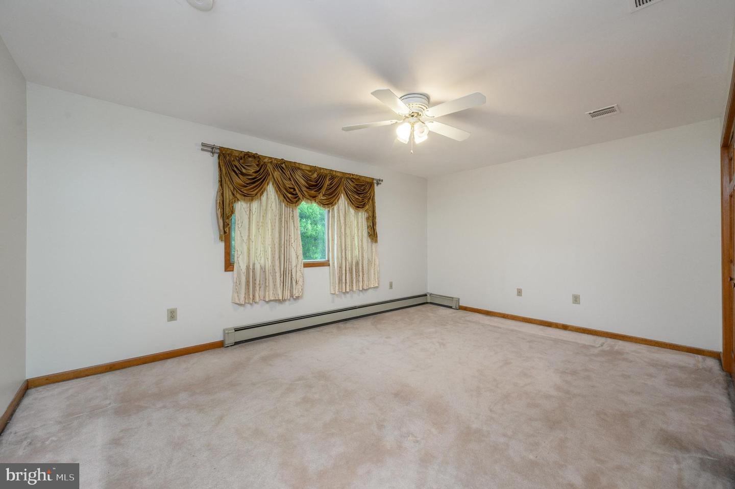 Monmouth Junction, New Jersey, 08852, United States, 5 Bedrooms Bedrooms, ,6 BathroomsBathrooms,Residential,Active,2044533