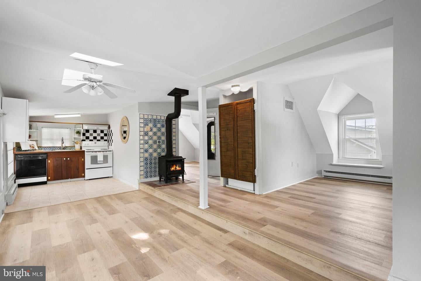 Cobb Island, Maryland, 20625, United States, 6 Bedrooms Bedrooms, ,6 BathroomsBathrooms,Residential,Contingent,1849506