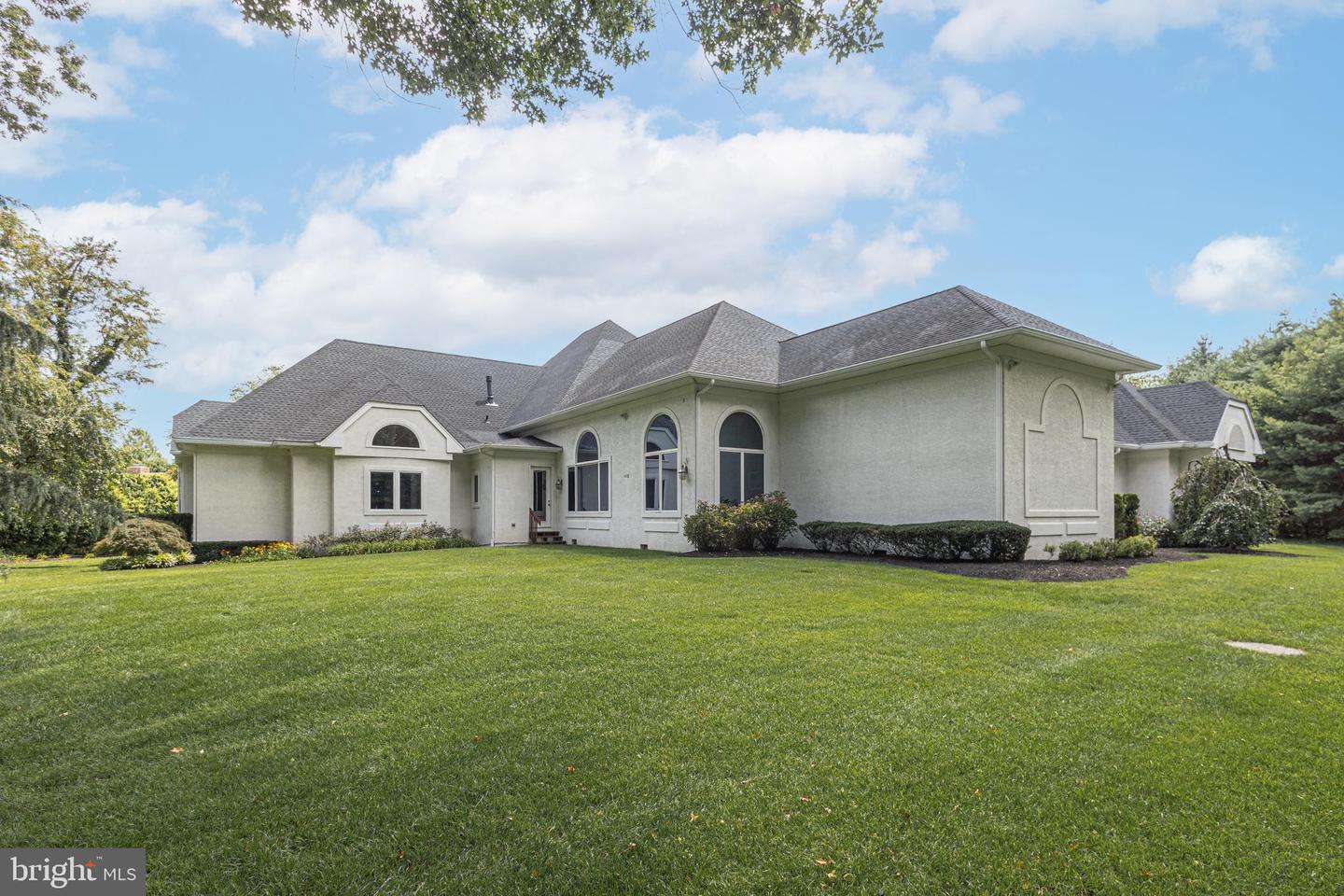 Moorestown, New Jersey, 08057, United States, 5 Bedrooms Bedrooms, ,7 BathroomsBathrooms,Residential,Active,1889333