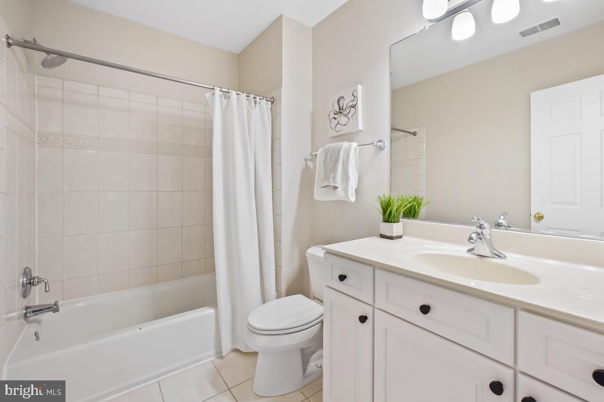 Fairfax, Virginia, 22030, United States, 5 Bedrooms Bedrooms, ,6 BathroomsBathrooms,Residential,Active,2008336