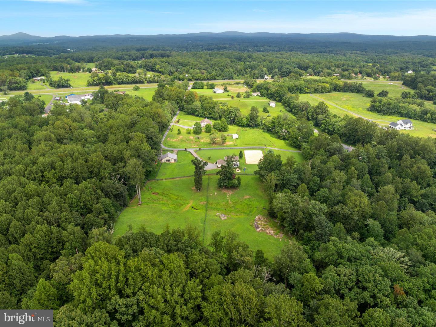 Amissville, Virginia, 20106, United States, 4 Bedrooms Bedrooms, ,4 BathroomsBathrooms,Residential,Active,1929462