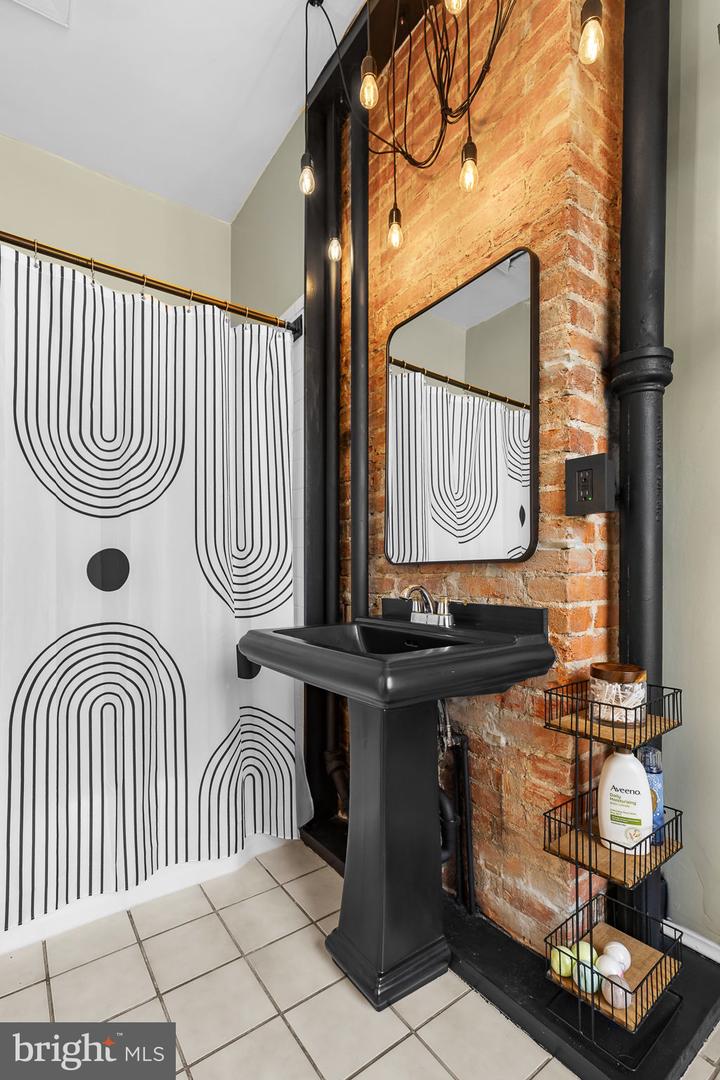 Alexandria, Virginia, 22314, United States, 3 Bedrooms Bedrooms, ,3 BathroomsBathrooms,Residential,Active,1927676