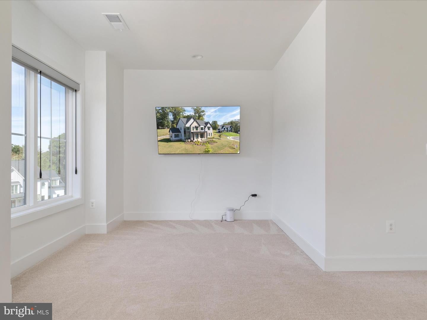 Oakton, Virginia, 22124, United States, 6 Bedrooms Bedrooms, ,6 BathroomsBathrooms,Residential,Active,1960120