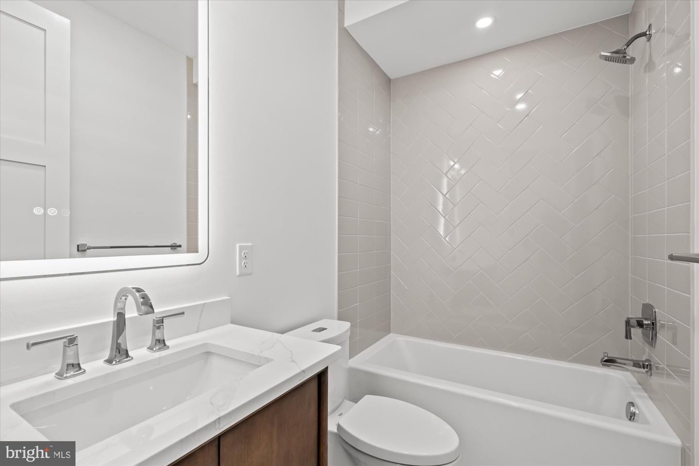 Alexandria, Virginia, 22314, United States, 4 Bedrooms Bedrooms, ,5 BathroomsBathrooms,Residential,Active,1993677