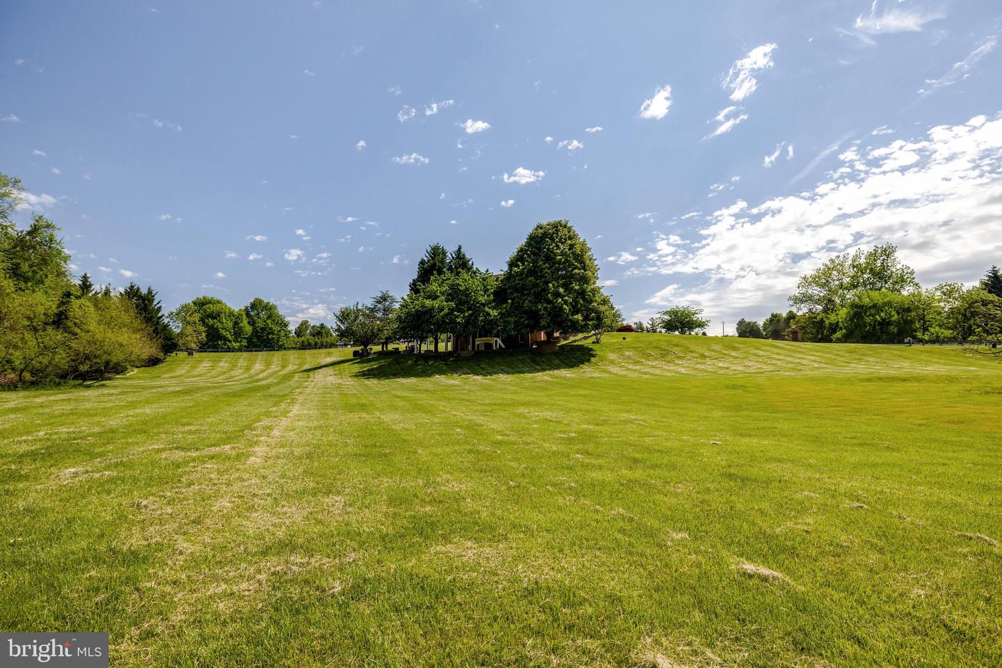Leesburg, Virginia, 20175, United States, 5 Bedrooms Bedrooms, ,5 BathroomsBathrooms,Residential,Active,2021689