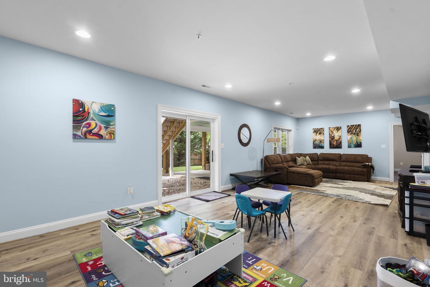Bethesda, Maryland, 20814, United States, 5 Bedrooms Bedrooms, ,5 BathroomsBathrooms,Residential,Active,2045382