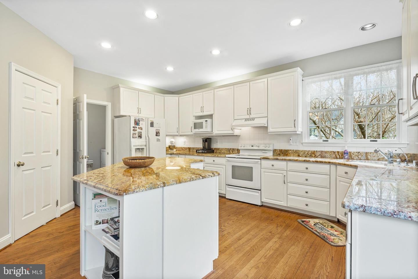 Annapolis, Maryland, 21403, United States, 4 Bedrooms Bedrooms, ,3 BathroomsBathrooms,Residential,Active,1941139