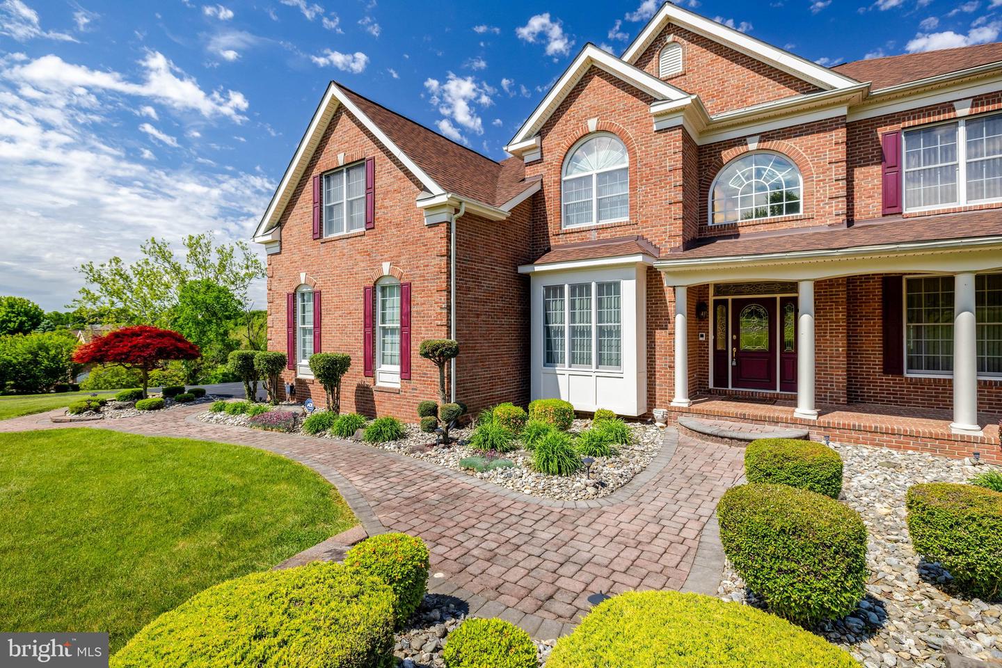 Leesburg, Virginia, 20175, United States, 5 Bedrooms Bedrooms, ,5 BathroomsBathrooms,Residential,Active,2021689