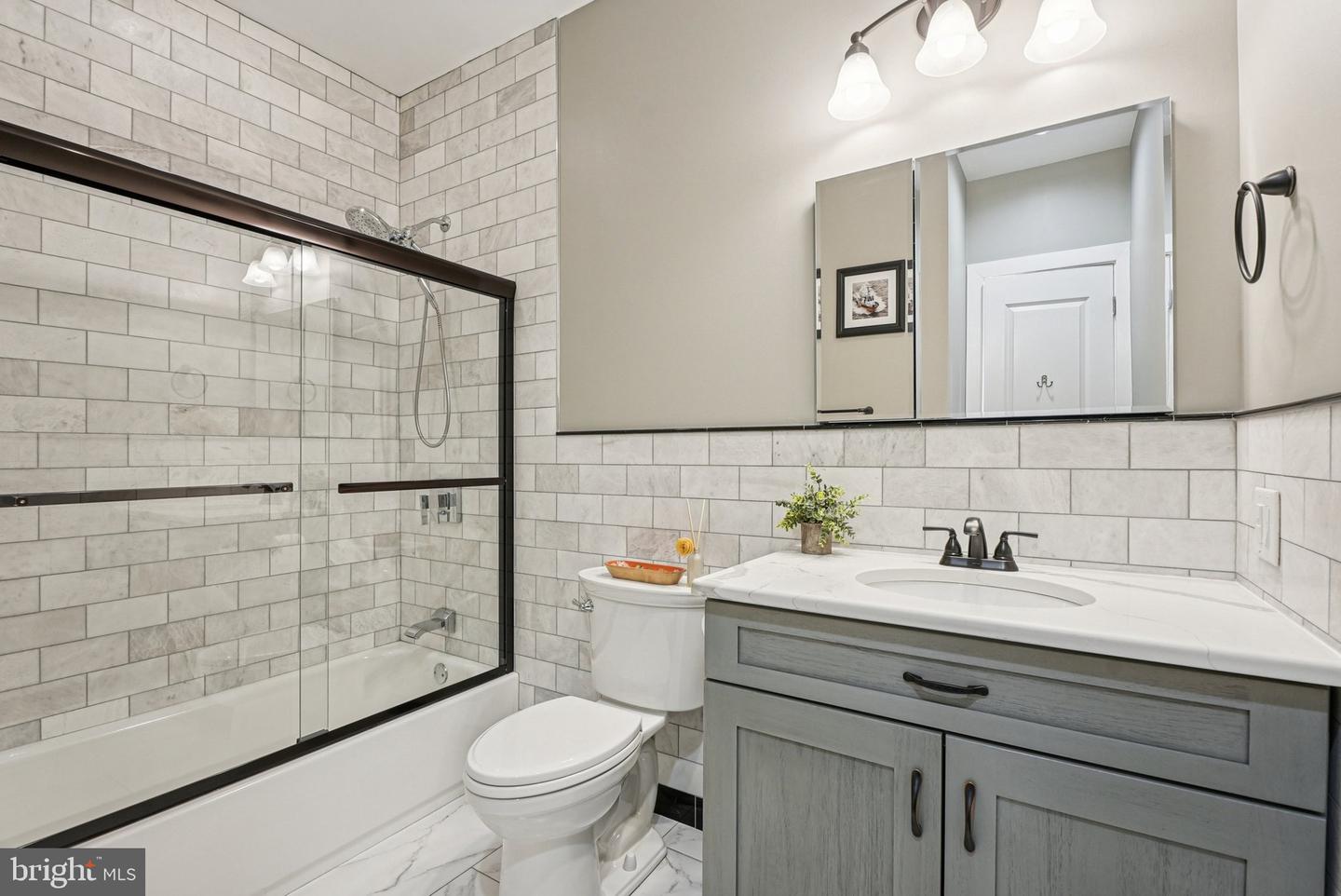 Philadelphia, Pennsylvania, 19147, United States, 4 Bedrooms Bedrooms, ,4 BathroomsBathrooms,Residential,Active,1999178