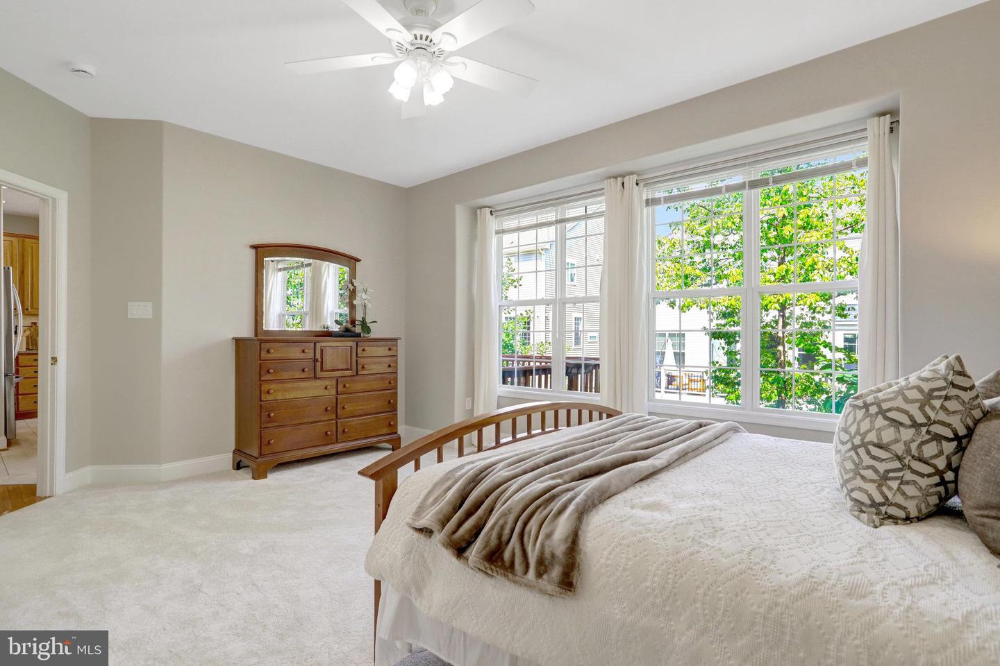 Springfield, Virginia, 22152, United States, 4 Bedrooms Bedrooms, ,4 BathroomsBathrooms,Residential,Active,1893217