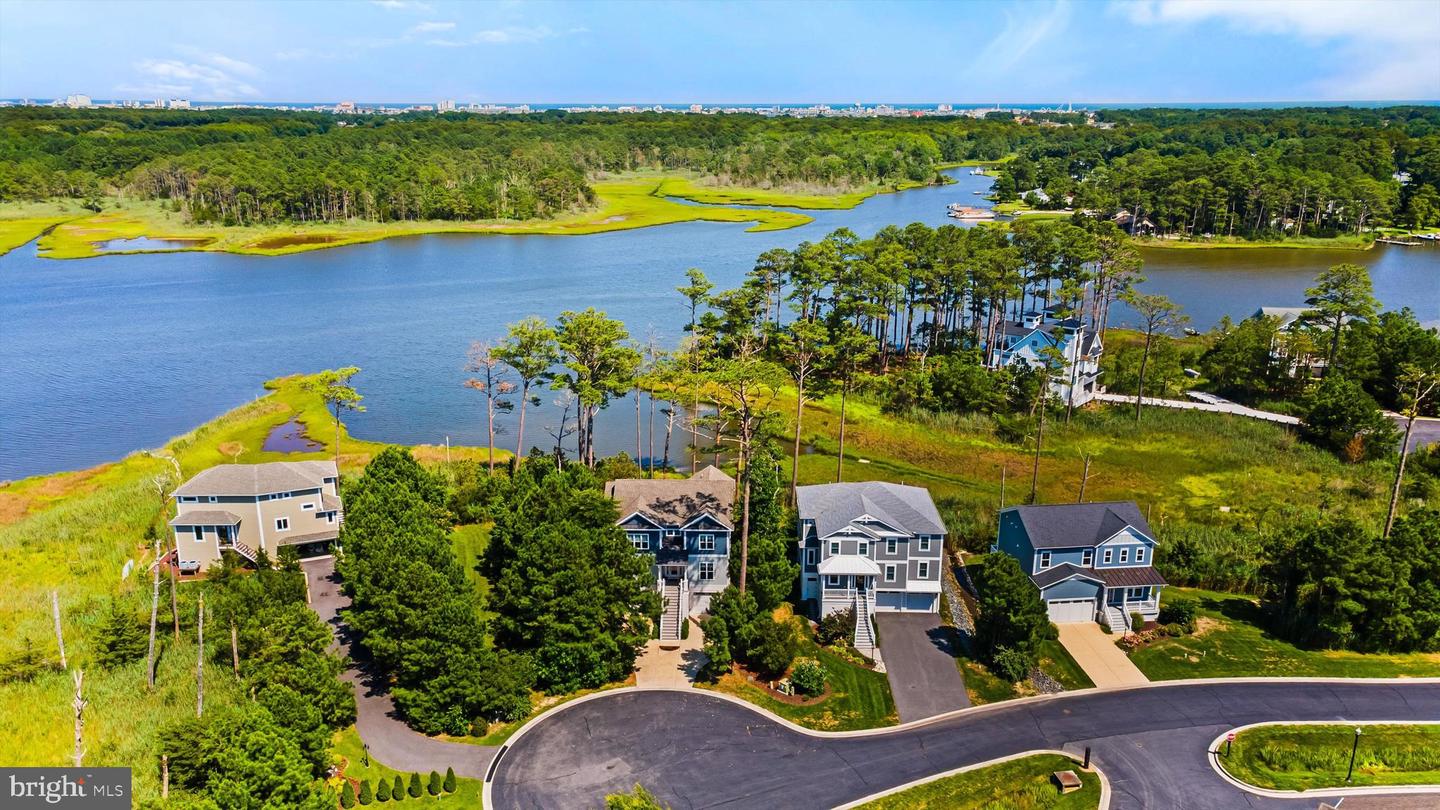 Berlin, Maryland, 21811, United States, 6 Bedrooms Bedrooms, ,5 BathroomsBathrooms,Residential,Active,1893241