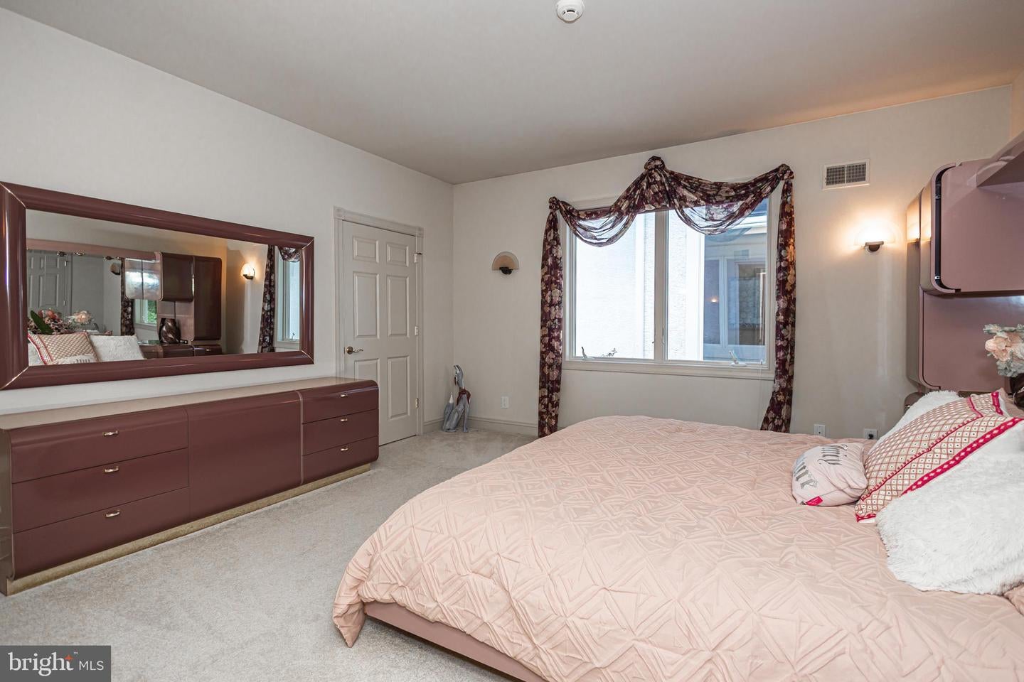 Moorestown, New Jersey, 08057, United States, 5 Bedrooms Bedrooms, ,7 BathroomsBathrooms,Residential,Active,1889333