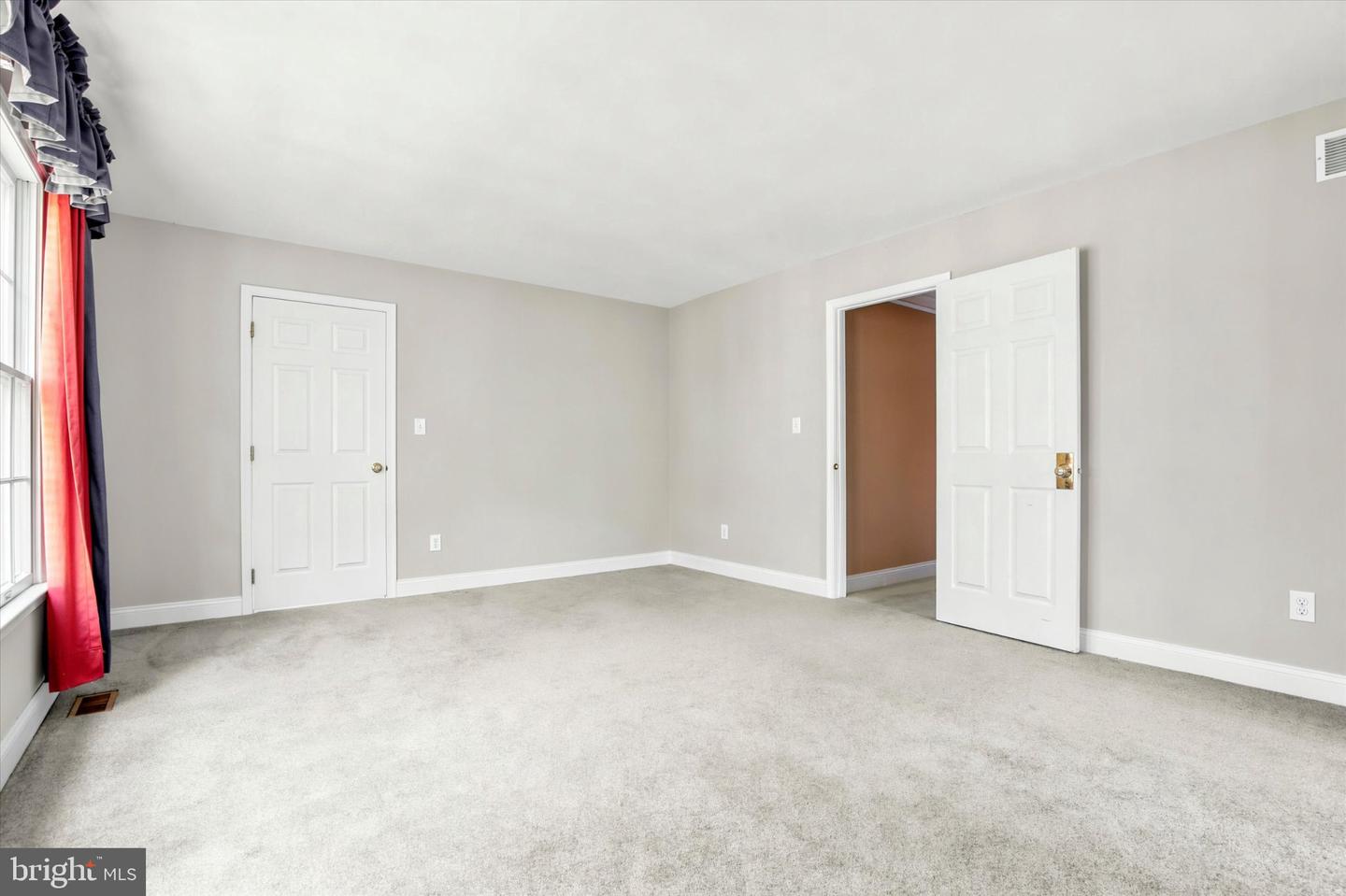 Doylestown, Pennsylvania, 18902, United States, 5 Bedrooms Bedrooms, ,5 BathroomsBathrooms,Residential,Active,2051955