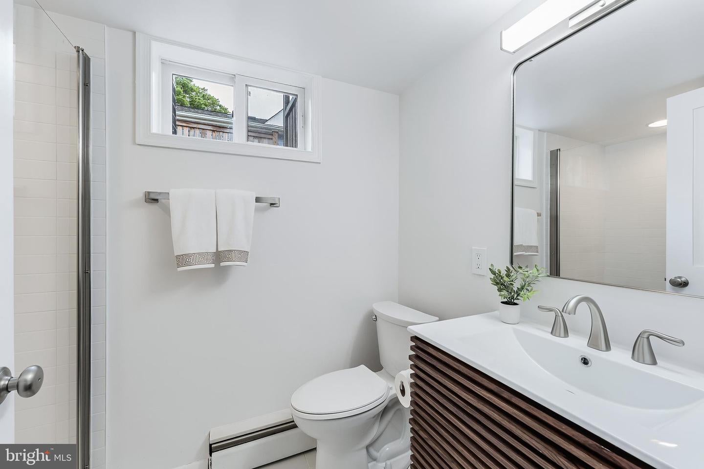 Arlington, Virginia, 22204, United States, 4 Bedrooms Bedrooms, ,3 BathroomsBathrooms,Residential,Active,2045018