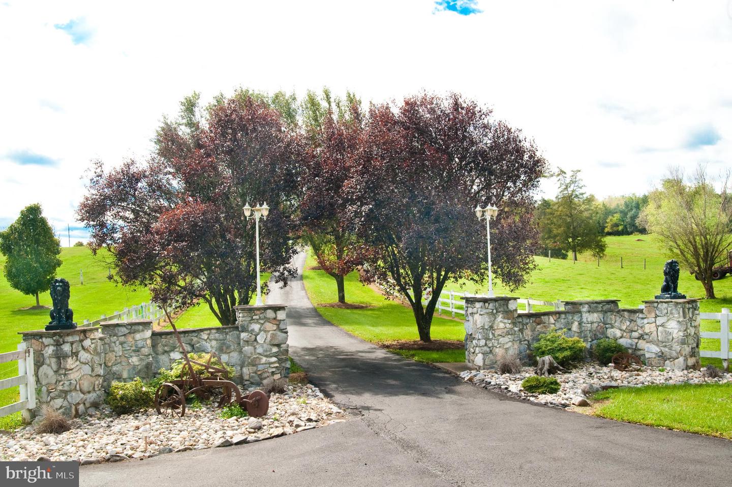 Martinsburg, West Virginia, 25404, United States, 5 Bedrooms Bedrooms, ,3 BathroomsBathrooms,Residential,Active,1936417