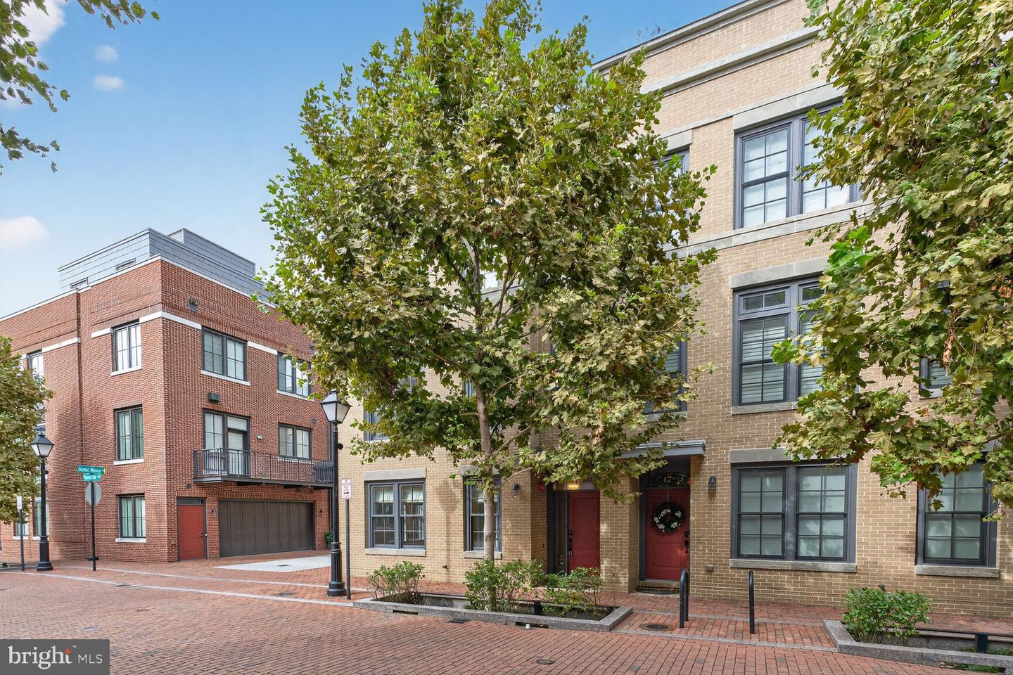 Alexandria, Virginia, 22314, United States, 4 Bedrooms Bedrooms, ,5 BathroomsBathrooms,Residential,Active,1959984