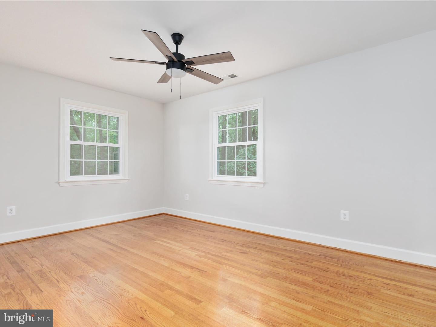 Clifton, Virginia, 20124, United States, 5 Bedrooms Bedrooms, ,5 BathroomsBathrooms,Residential,Active,1998598