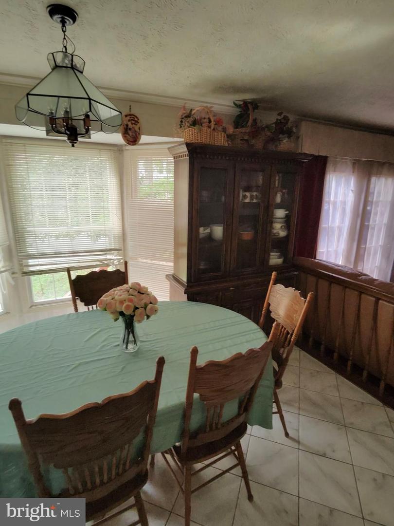 Fairfax, Virginia, 22032, United States, 5 Bedrooms Bedrooms, ,4 BathroomsBathrooms,Residential,Active,1905343