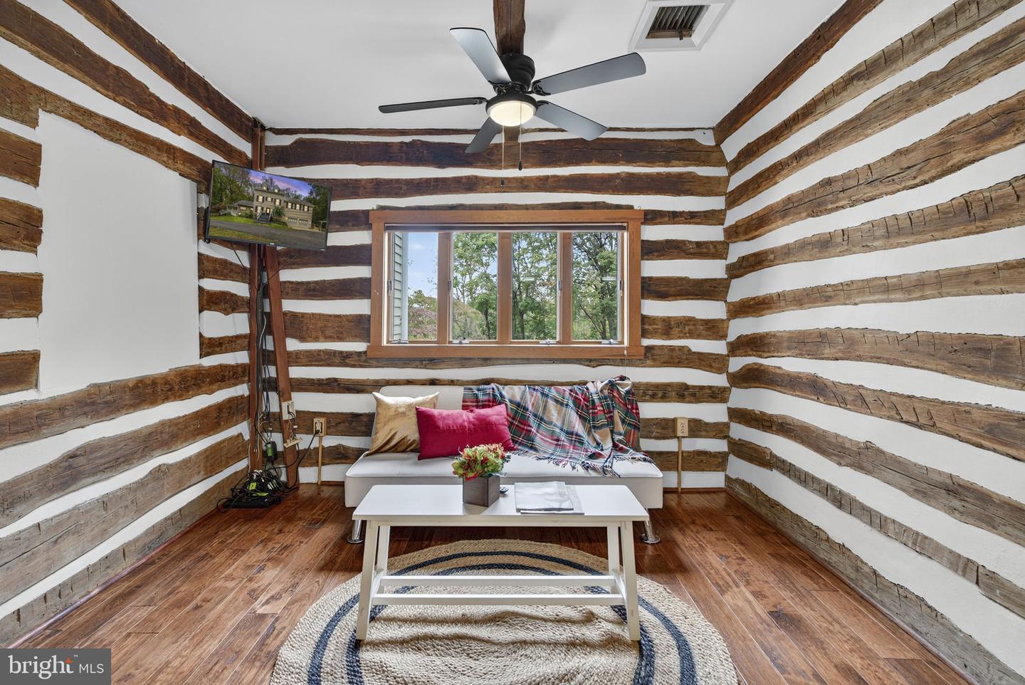 Lovettsville, Virginia, 20180, United States, ,2 BathroomsBathrooms,Residential,Active,1954034