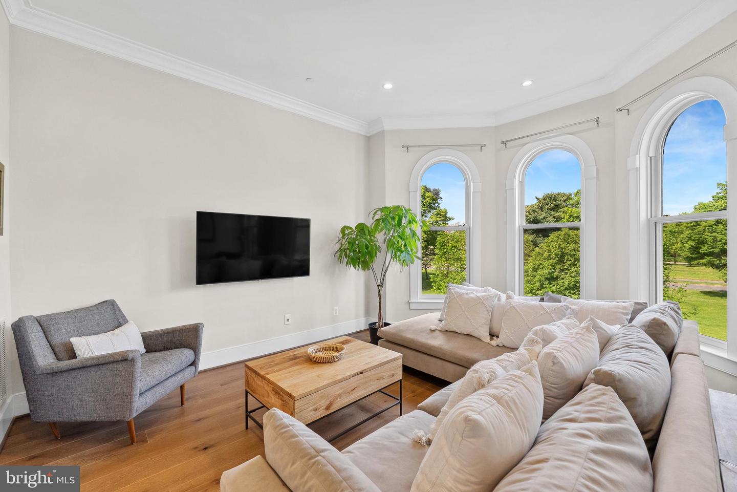 Alexandria, Virginia, 22314, United States, 3 Bedrooms Bedrooms, ,4 BathroomsBathrooms,Residential,Active,1933713