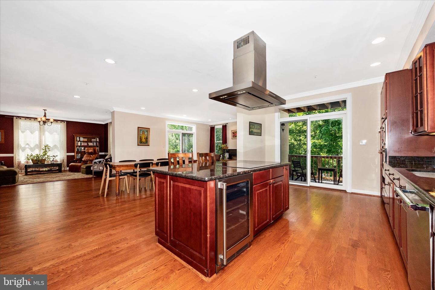 Kensington, Maryland, 20895, United States, 5 Bedrooms Bedrooms, ,5 BathroomsBathrooms,Residential,Active,2044984